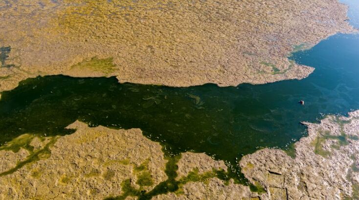 «Στέρεψε» η τεχνητή λίμνη του Κάτω Σχολαρίου παραπέμποντας σε εικόνα ερήμου