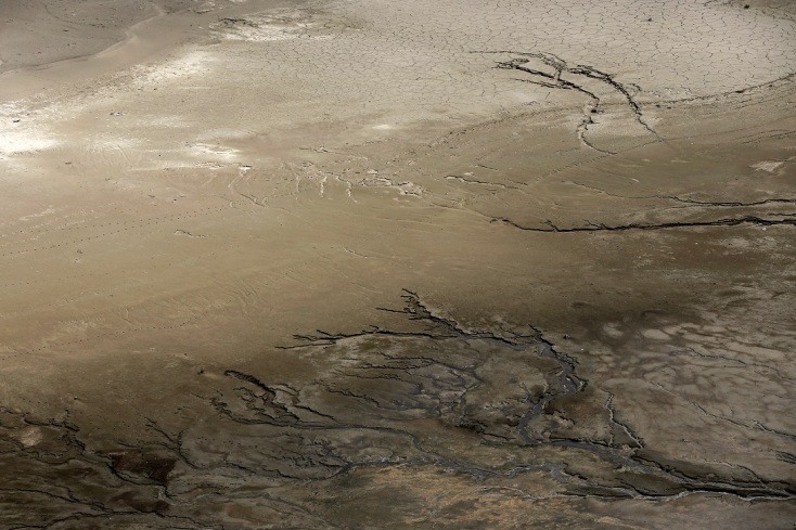 H ανάδυση χωριού στη λίμνη Μόρνου που στεγνώνει απασχολεί και τα διεθνή ΜΜΕ