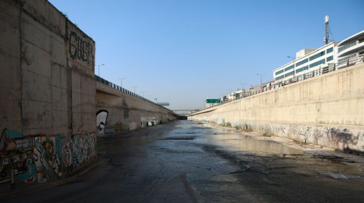 Οι εργασίες προχωρούν στη δεύτερη φάση που αφορά στο πλακοσπεπές τμήμα του ποταμιού
