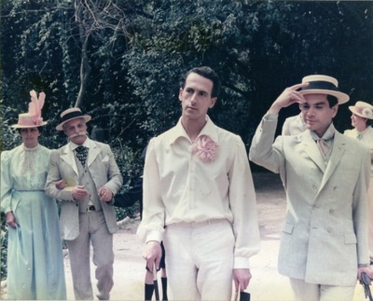 Το πρώτο Queer Con, στα πλαίσια του φθινοπωρινού Athens Pride, έρχεται στην Ελληνοαμερικανική΄Ένωση στις 14-15 Σεπτεμβρίου για να παρουσιάσει την queer καλλιτεχνική έκφραση στην Ελλάδα με κόμικς, σχεδιαστές, προβολές ταινιών, Q&A, stand-up comedy, drag shows και μουσική. 