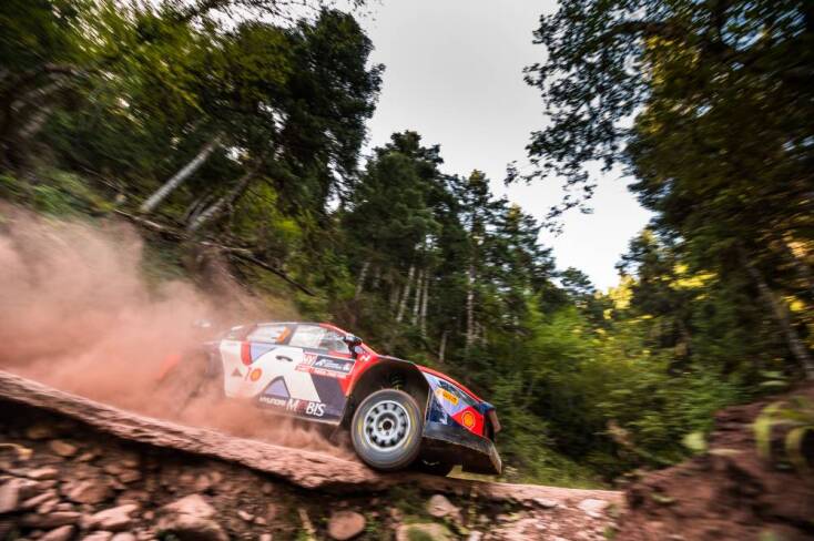 Ξεκίνησε το EKO Ράλλυ Ακρόπολις και ο Ott Tanak βρίσκεται στην κορυφή