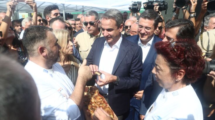 Στα περίπτερα της 88ης ΔΕΘ ο Κυριάκος Μητσοτάκης - Συγχαρητήρια από τον Γερμανό Αντικαγκελάριο