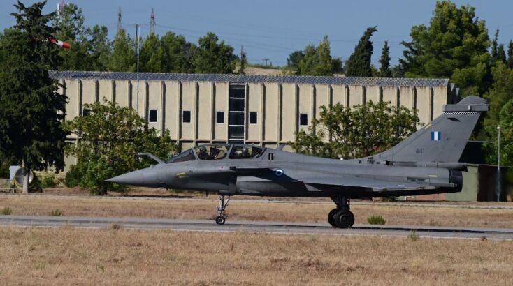 Athens Flying Week: Εντυπωσιακές εικόνες από τη μεγαλύτερη αεροπορική επίδειξη στην Ανατολική Μεσόγειο