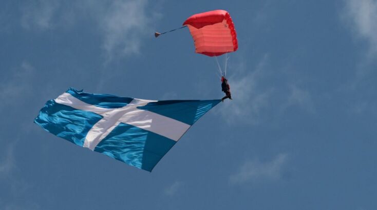 Athens Flying Week: Εντυπωσιακές εικόνες από τη μεγαλύτερη αεροπορική επίδειξη στην Ανατολική Μεσόγειο