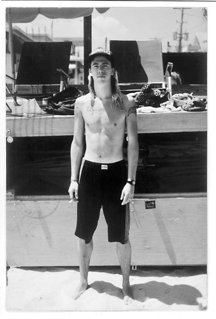 Προδημοσίευση από την αυτοβιογραφία “Συλλέκτης στιγμών” του Dave Grohl, μέλους των θρυλικών Nirvana και ηγετικού μέλους των Foo Fighters. Το βιβλίο θα κυκλοφορήσει στα ελληνικά στο τέλος Σεπτεμβρίου από τις εκδόσεις Οξύ, σε μετάφραση Πάνου Τομαρά.  