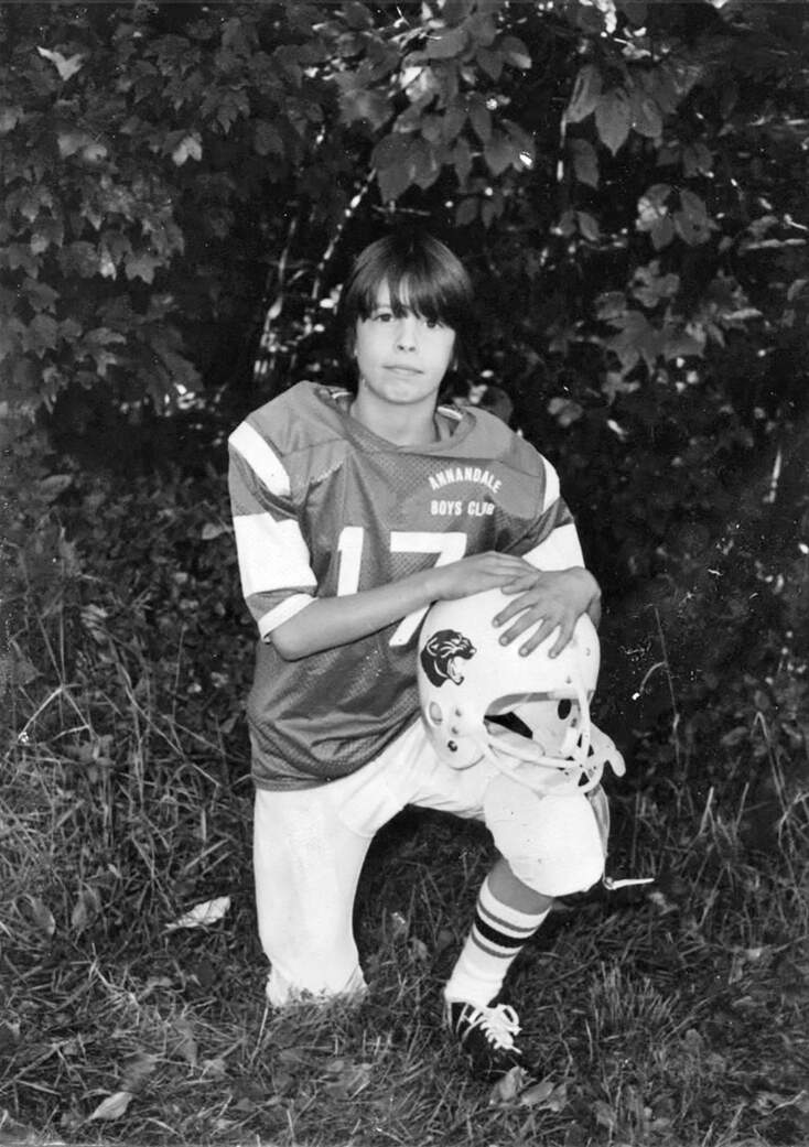 Προδημοσίευση από την αυτοβιογραφία “Συλλέκτης στιγμών” του Dave Grohl, μέλους των θρυλικών Nirvana και ηγετικού μέλους των Foo Fighters. Το βιβλίο θα κυκλοφορήσει στα ελληνικά στο τέλος Σεπτεμβρίου από τις εκδόσεις Οξύ, σε μετάφραση Πάνου Τομαρά.   