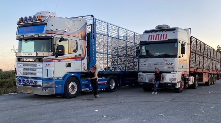 Η Έλενα Παντοπούλου και η Μαρία Μπινιόλα είναι δυο νέες νταλικέρισσες