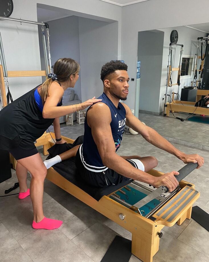 Στο πιλάτες το έριξε ο Γιάννης Αντετοκούνμπο μετά τους Ολυμπιακούς Αγώνες (Βίντεο)