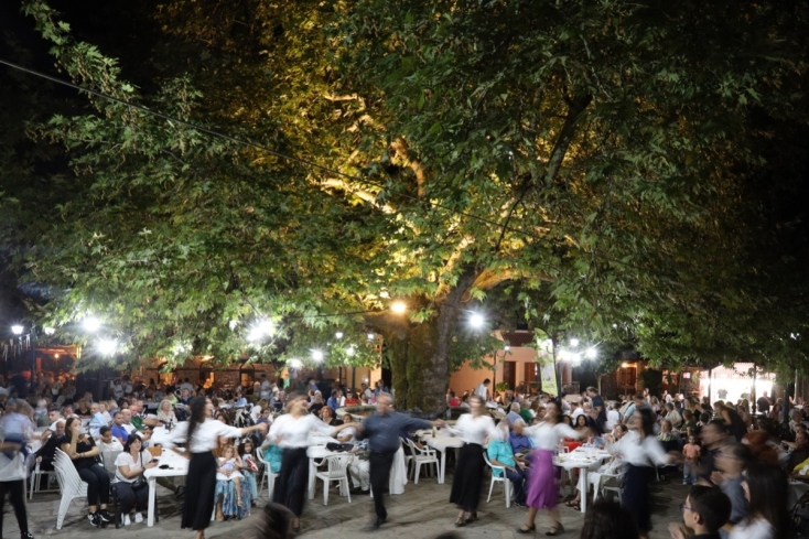 Για τα Πανηγύρια: Η νέα παλιά μόδα της επιστροφής στις ρίζες