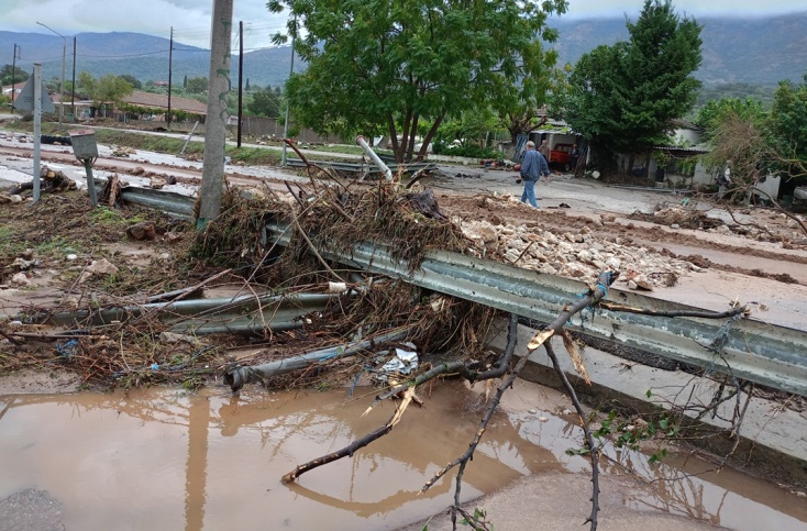 Ζημιές σε δρόμους από τις καταιγίδες που χτύπησαν σήμερα την Αιτωλοακαρνανία