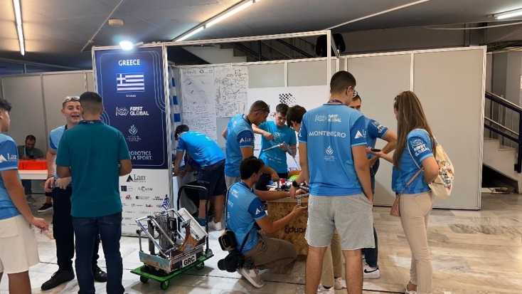 Οι «Pyroneers» στην Κωνσταντινούπολη θα εκπροσωπήσουν την Ελλάδα στο παγκόσμιο πρωτάθλημα FRC Εκπαιδευτικής Ρομποτικής