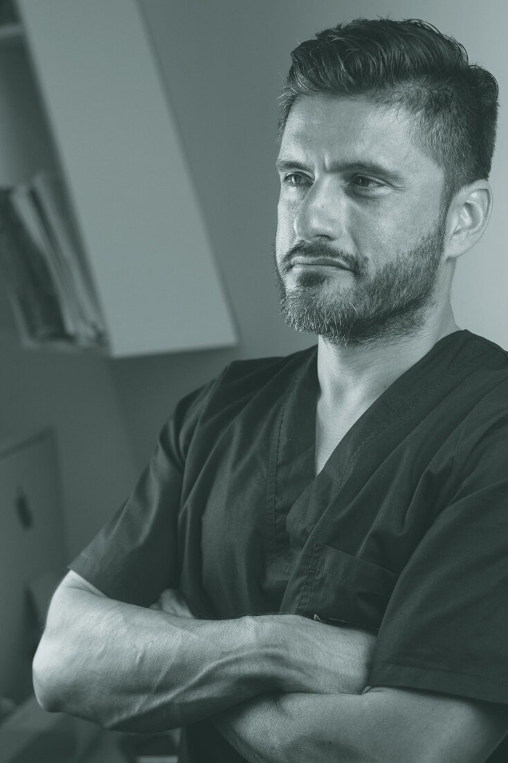 Ο πλαστικός χειρουργός, Αλέξανδρος Τριανταφυλλίδης