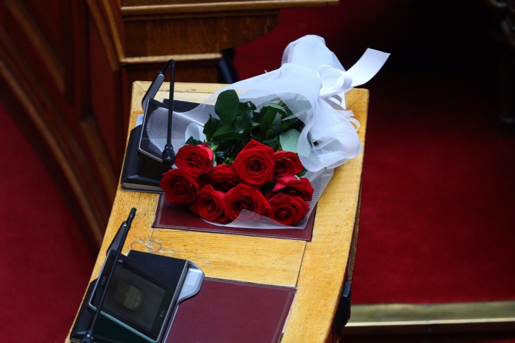 Βάσω Παπανδρέου: Συλλυπητήρια του πολιτικού κόσμου για την απώλεια της πρώην υπουργού και ιστορικού στελέχους του ΠΑΣΟΚ - Ενός λεπτού σιγή στη βουλή. 