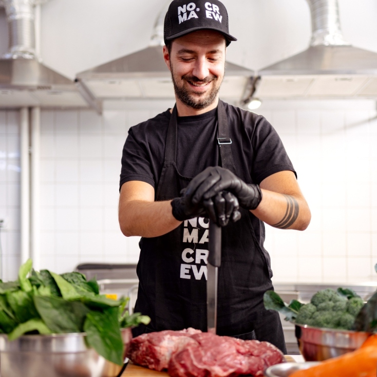 ΝΟΜΑ: Η Ιστορία πίσω από τη μεγαλύτερη εταιρεία μαγειρευτής τροφής κατοικιδίων στην Ελλάδα