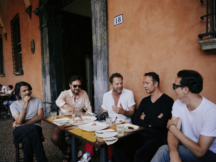 dEUS: «Οι μπάντες είναι είδος υπό εξαφάνιση»