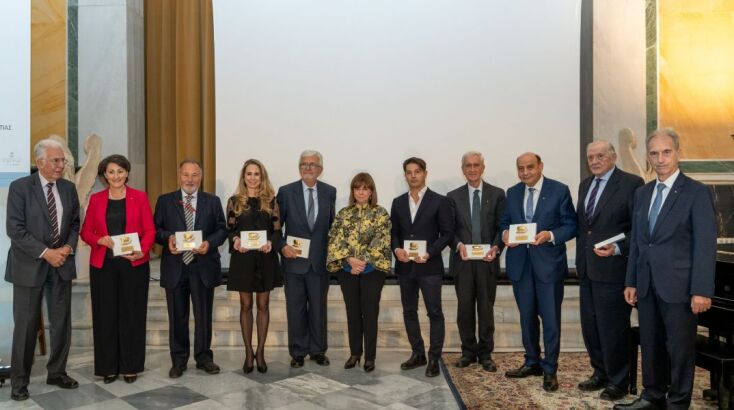 Η Κατερίνα Σακελλαροπούλου επέδωσε τα Βραβεία ΑΡΓΩ σε τελετή στην Ακαδημία Αθηνών