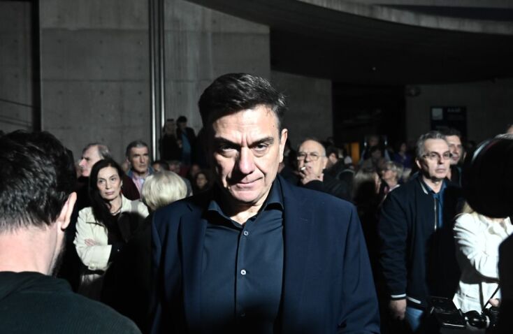 Σόου Κασσελάκη στα εγκαίνια των γραφείων με καπνογόνα και...Αντώναρο, Τζάκρη, Αποστολάκη