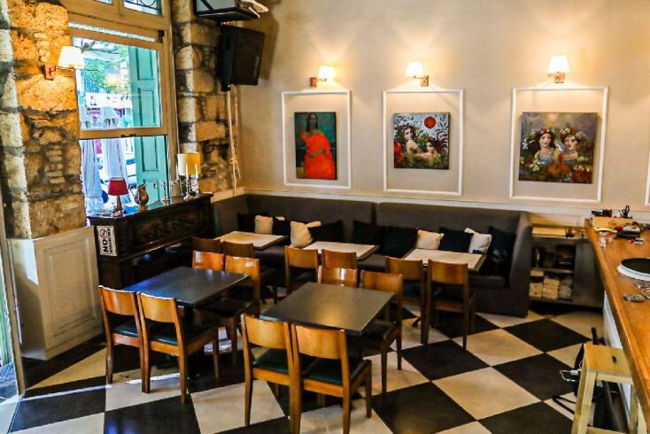 Lux, Μεταξουργείο