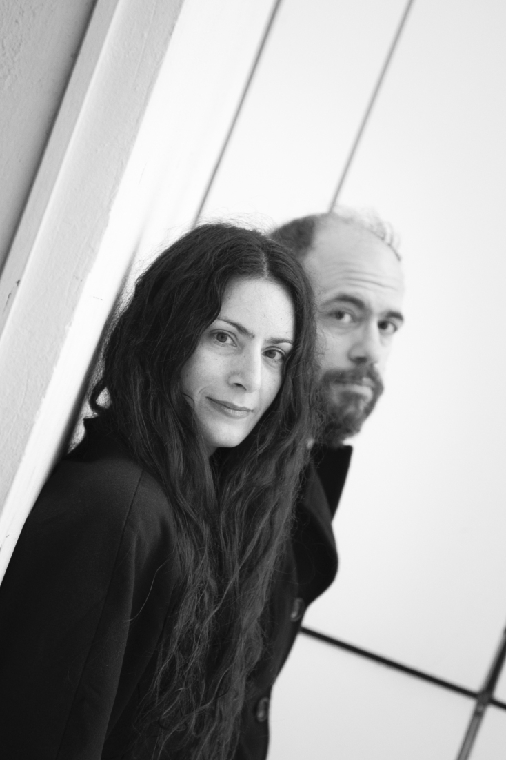 Ιόλη Ανδρεάδη και Άρης Ασπρούλης γράφουν το «Manolis/ καρδιά σε τέσσερις χορδές» 