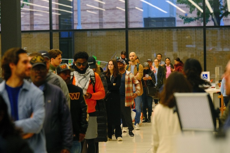 Εκλογές ΗΠΑ 2024: Αξιωματούχοι προειδοποιούν για προσπάθειες παραπληροφόρησης - Ψευδή βίντεο επικαλούνται τρομοκρατικές απειλές και νοθεία.