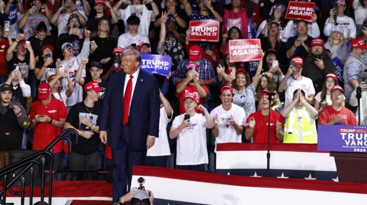 O Ντόναλντ Τραμπ επικράτησε στο Μίσιγκαν, την Πενσιλβάνια και το Ουισκόνσιν