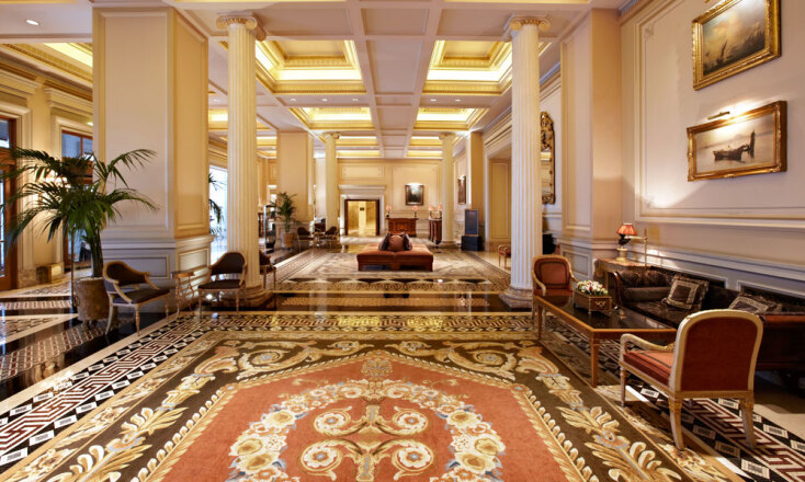 Το Lobby του Ξενοδοχείου Μεγάλη Βρεταννία