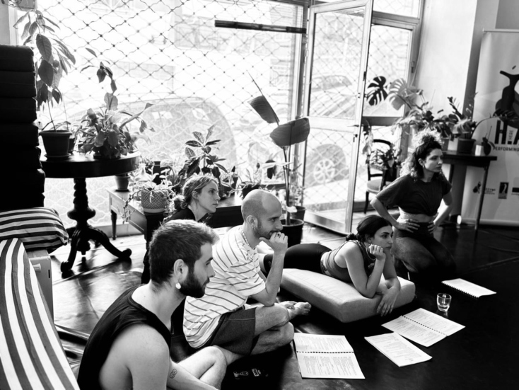 Anser: Συνέντευξη με τον ράπερ για τον πρωταγωνιστικό του ρόλο στη θεατρική παράσταση «Η Ατζέντα» που σκηνοθετεί ο Δημήτρης Αγοράς στο Altera Pars.