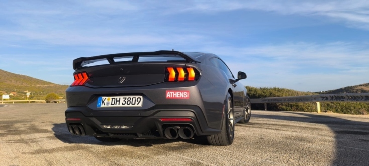 Το Ford Mustang Dark Horse είναι Ωμή Δύναμη 