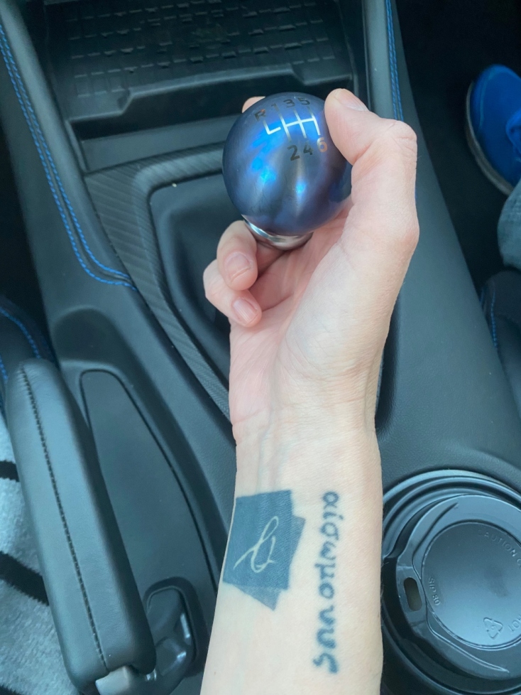 Το Ford Mustang Dark Horse είναι Ωμή Δύναμη 