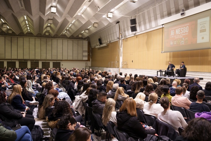 Συνέντευξη με τον Τζο Νέσμπο: Ο κορυφαίος συγγραφέας αστυνομικών θρίλερ για πρώτη φορά στη Θεσσαλονίκη - Όσα είπε για τον Χάρι Χόλε και το νέο του βιβλίο.