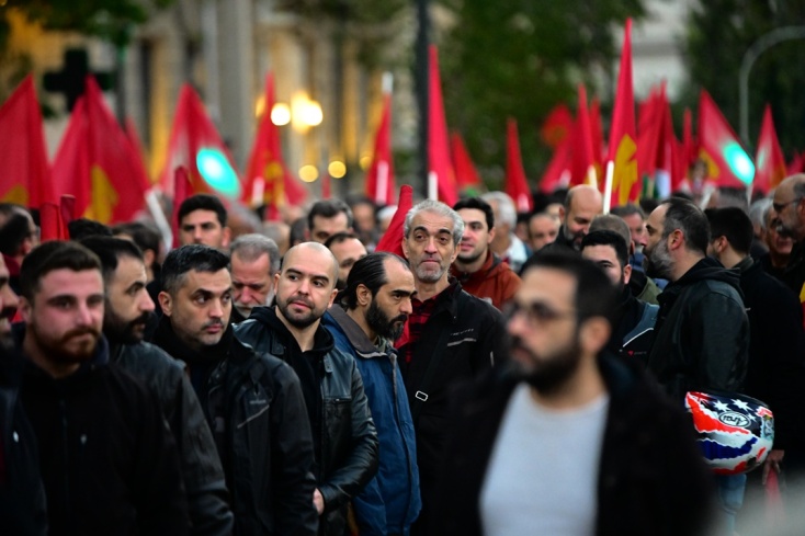 Εικόνες από την πορεία για τα 51 χρόνια από την εξέγερση του Πολυτεχνείου