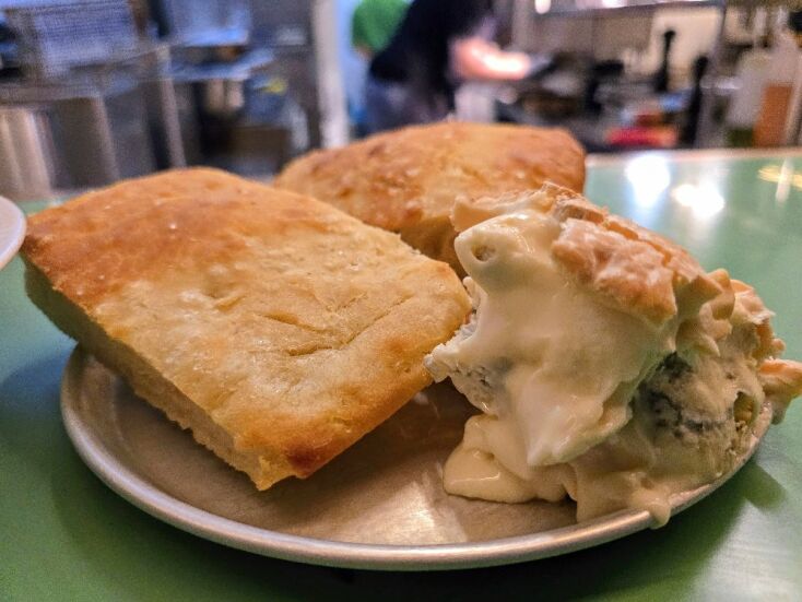 Το pop up της Γωγώ Δελογιάννη στο Bios