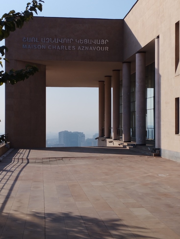 Το σπίτι του Σαρλ Αζναβούρ, με θέα το Γιερεβάνι