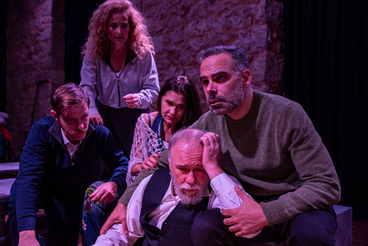 «Κράτα με» στο θέατρο Εν Αθήναις © Σπύρος Μπακάλης