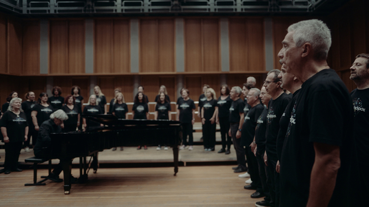 Από την ηχογράφηση του τραγουδιού «Παιδιά στην Πύλη» με τη χορωδία ΣυνΩΔΗπόροι Ζωγράφου (διεύθυνση: Ήβη Παπαθανασίου) © Panos Iliopoulos