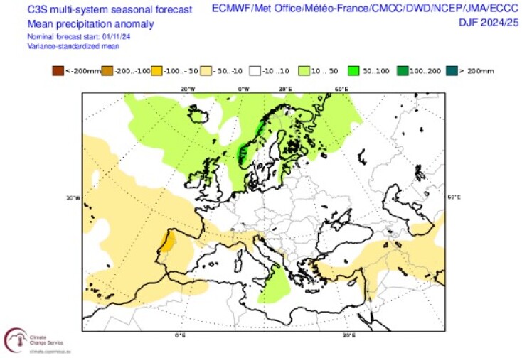 Προγνωστικοί χάρτες του ECMWF και του C3Smulti-modelsystem με τις αποκλίσεις του υετού (βροχόπτωσης) για τον χειμώνα 2024-2025 (3-monthaverage), με αρχικές τιμές της 01/11/2024