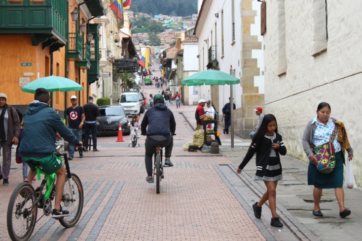 Οι φίλοι μας οι… (Λατινο) Αμερικάνοι