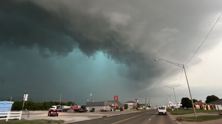 Ένας ανεμοστρόβιλος, όπως ορίζεται από το Εθνικό Εργαστήριο Σοβαρών Καταιγίδων της NOAA, είναι μια στενή, βίαια περιστρεφόμενη στήλη αέρα που εκτείνεται από μια καταιγίδα προς το έδαφος