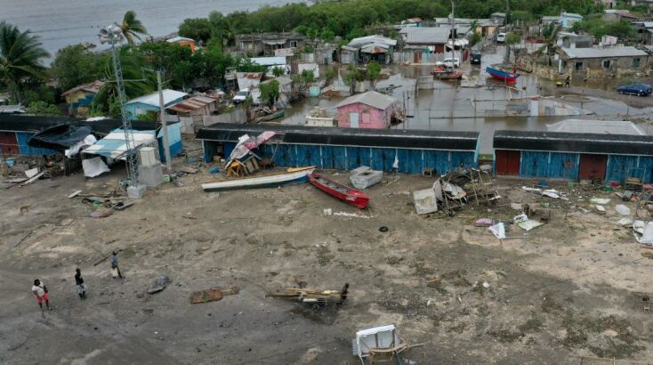 Εικόνα από την Τζαμάικα, όπου χτύπησε ο τυφώνας Beryl