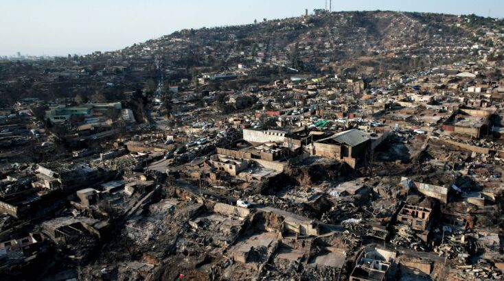 Οι περιοχές γύρω από την παραθαλάσσια τουριστική πόλη Βίνα ντελ Μαρ ήταν από τις πιο σκληρά πληγείσες