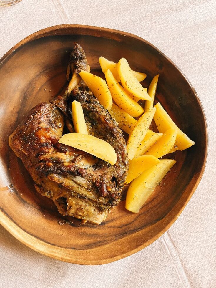 Στην ταβέρνα του Αορίτη για ελληνική κουζίνα με κρητικά αρώματα