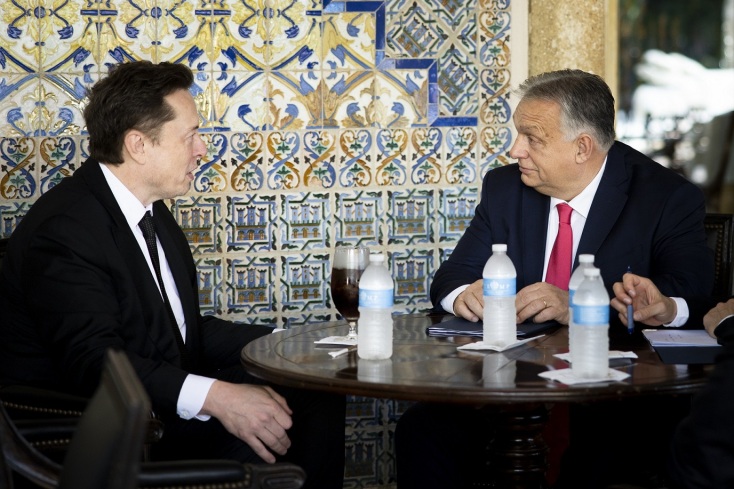 Ο Βίκτορ Όρμπαν συναντήθηκε με τον Ντόναλντ Τραμπ και τον Έλον Μασκ στη Φλόριντα, στο πλαίσιο της «ειρηνευτικής αποστολής του» για την Ουκρανία