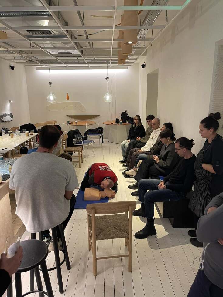 Θεσσαλονίκη: «Τα bar σώζουν ζωές» με εκπαιδευμένους εργαζόμενους στις πρώτες βοήθειες - Σεμινάρια για άμεση βοήθεια σε περίπτωση έκτακτης ανάγκης.