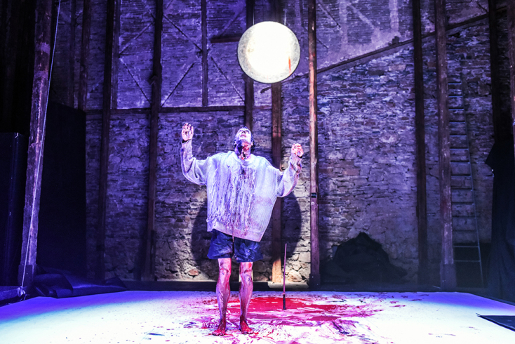 Κριτική του Δημήτρη Τσατσούλη για το έργο «Αιαυτός» του Δημήτρη Δημητριάδη, σε σκηνοθεσία Χάρη Φραγκούλη, στο θέατρο Σφενδόνη  / Ανδρέας Κωνσταντίνου (Τεύκρος) © Karol Jarek