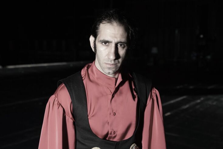 Χάρης Φραγκούλης: Συνέντευξη του ηθοποιού για τον πρωταγωνιστικό ρόλου του στη παράσταση «Δον Κάρλος» του ΚΘΒΕ