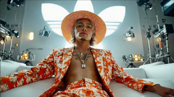 Η Adidas σχεδιάζει την πρώτη 100% καμπάνια με ΑΙ  