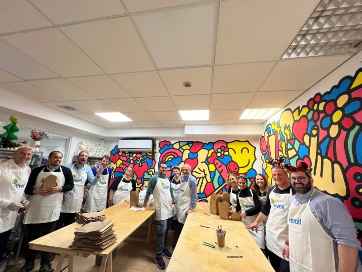 Η δύναμη ενός γεύματος: Μια εμπειρία με τη REVOIL στην κοινωνική κουζίνα του GENESIS Hellas