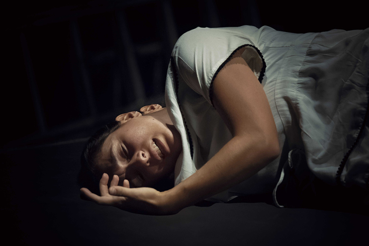 Κριτική του Δημήτρη Τσατσούλη για το έργο «Γυάλινος κόσμος» του Τενεσί Ουίλιαμς, σε σκηνοθεσία Αντόνιο Λατέλα, στο Θέατρο Τέχνης Καρόλου Κουν