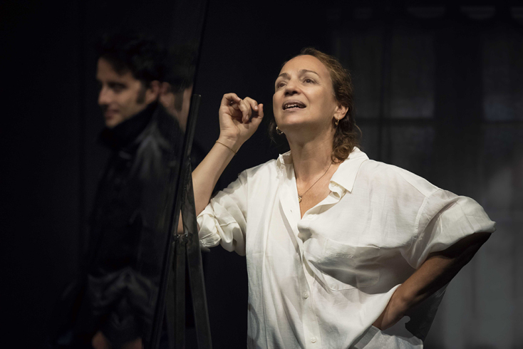 Κριτική του Δημήτρη Τσατσούλη για το έργο «Γυάλινος κόσμος» του Τενεσί Ουίλιαμς, σε σκηνοθεσία Αντόνιο Λατέλα, στο Θέατρο Τέχνης Καρόλου Κουν