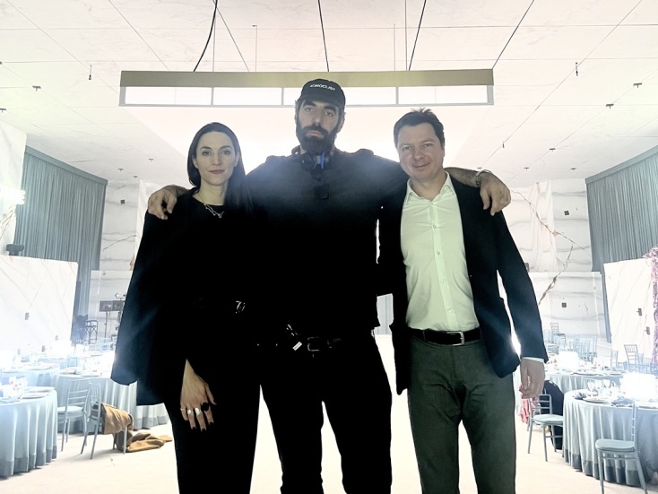 Ο Ρομέν Γαβράς με την Καλλιτεχνική Διευθύντρια και τον Γενικό Διευθυντή του Φεστιβάλ Αθηνών Επιδαύρου, Κατερίνα Ευαγγελάτου και Ιωάννη Καπλάνη.